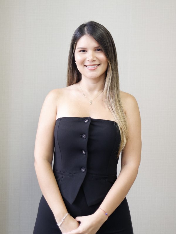Diana Zambrano — equipo de EasyTax